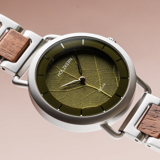 Lauri Walnuss & Blatt